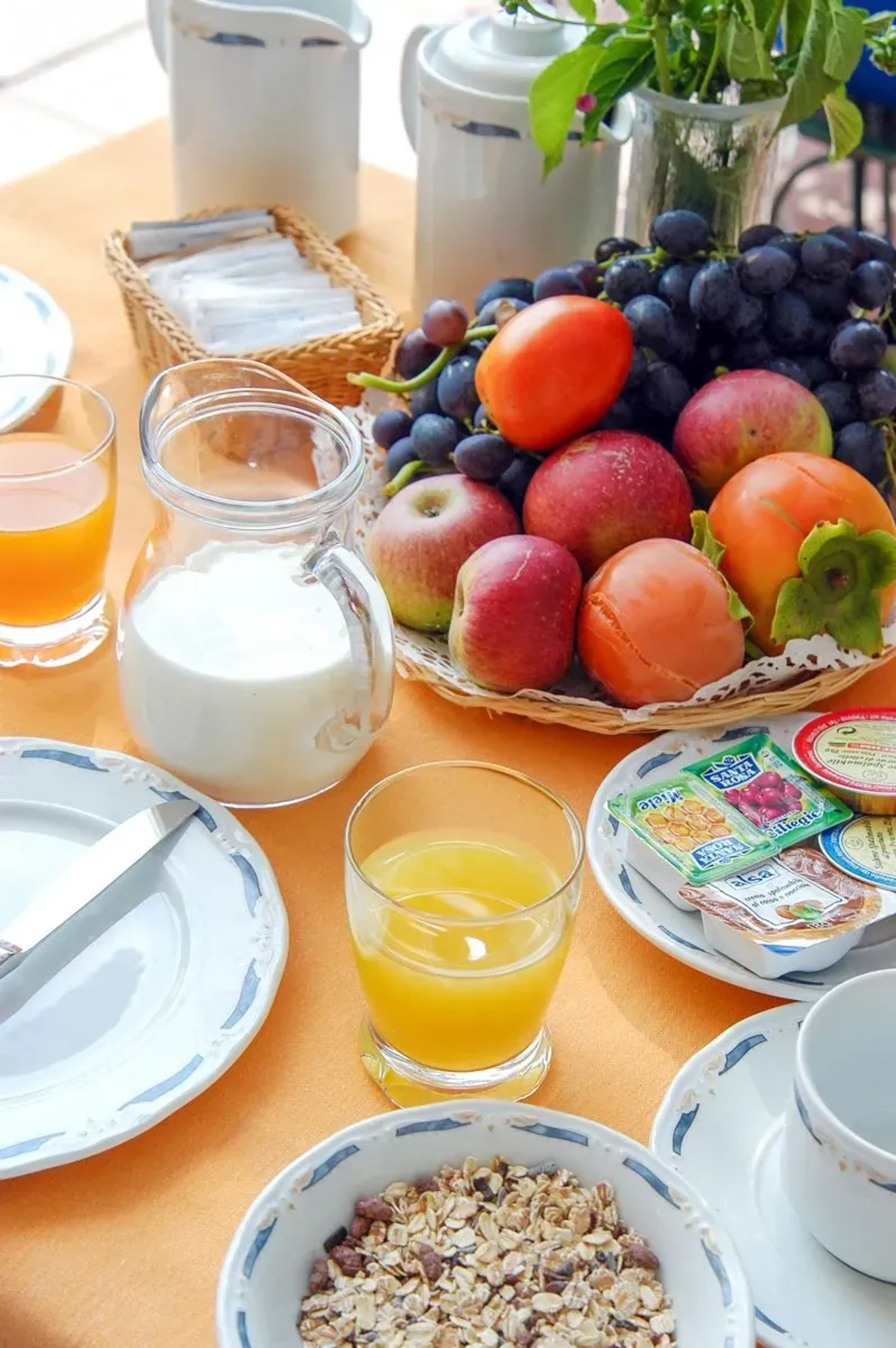 Breakfast with fruit - Villa Sarah Capri